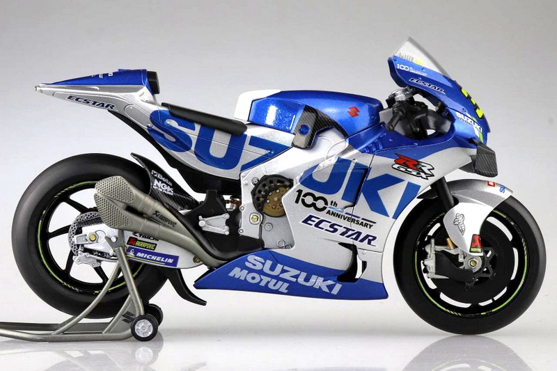 简讯suzukigsxrr模型插画图案的an400用于慈善拍卖